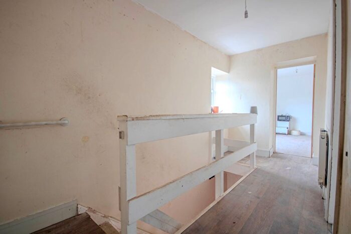 2 Bedroom End Of Terrace House For Sale In New Road, Ynysybwl, CF37