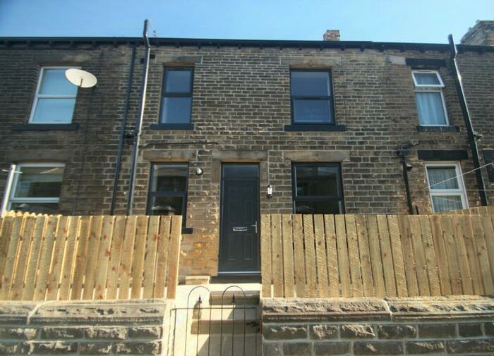 2 Bedroom Terraced House To Rent In Brunswick Road, Pudsey, LS28