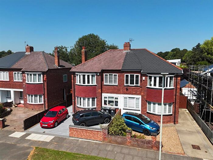 3 Bedroom Semi Detached House For Sale In Salutation Road, Darlington, DL3