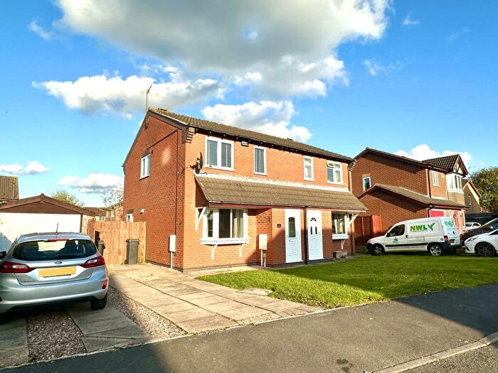 3 Bedroom Semi-Detached House To Rent In Glen Way, Coalville, LE67
