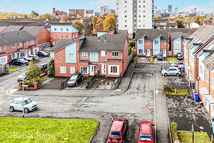 3 Bedroom End Terrace House For Sale In Carmody Close, Manchester, M40