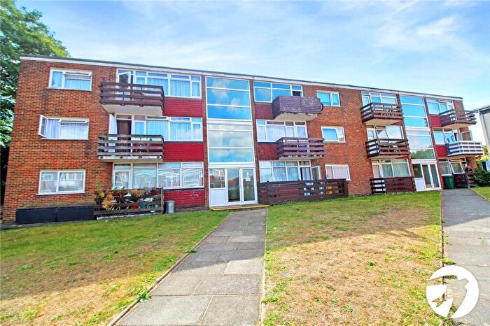 1 Bedroom Flat To Rent In Cypress Court, Rochester, Kent, ME2