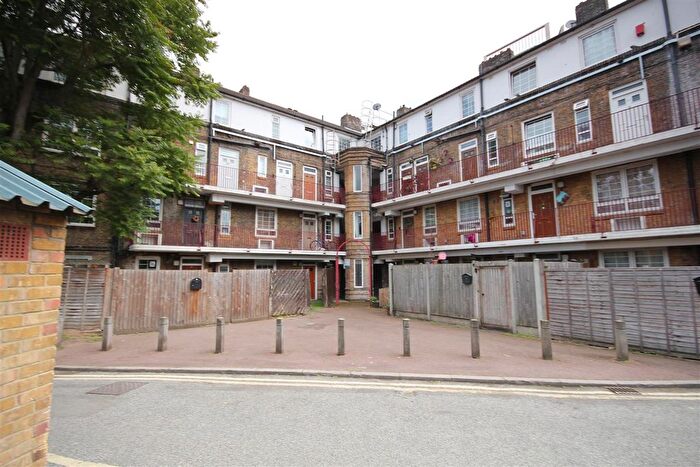 3 Bedroom Flat For Sale In Swan Road, London, SE16