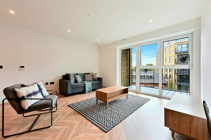 2 Bedroom Flat To Rent In Royal Exchange, Kingston-Upon-Thames, KT1