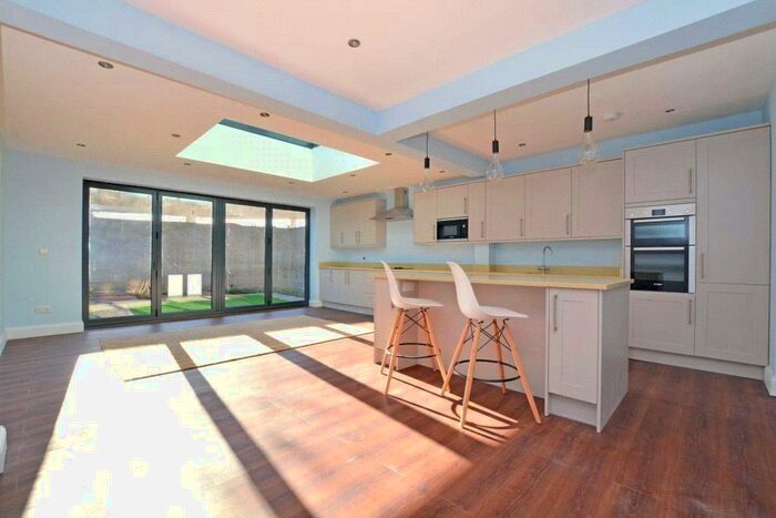 3 Bedroom End Of Terrace House To Rent In Stratheden Road, London, SE3