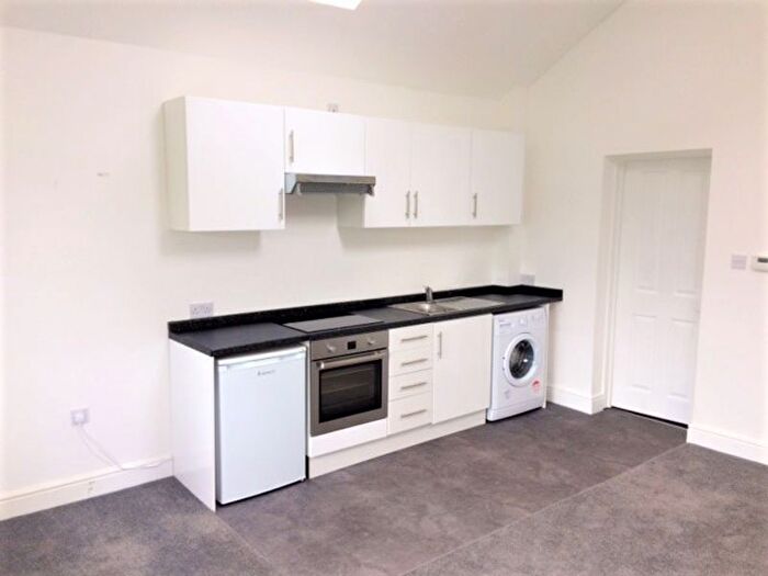 Studio To Rent In Walton Road, West Molesey, KT8