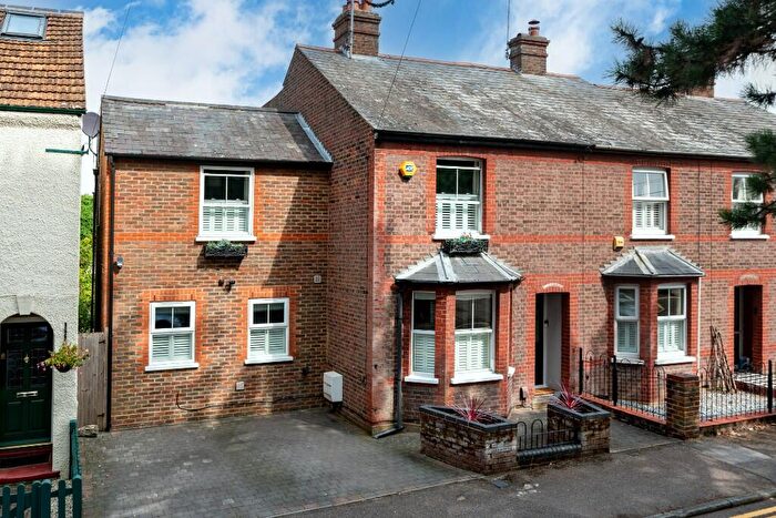 4 Bedroom Semi-Detached House For Sale In Christchurch Road, Old Town Borders, Hemel Hempstead, Hertfordshire, HP2