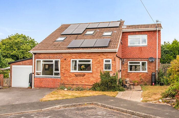 4 Bedroom Detached House For Sale In Spring Way, Alresford, Hampshire, SO24