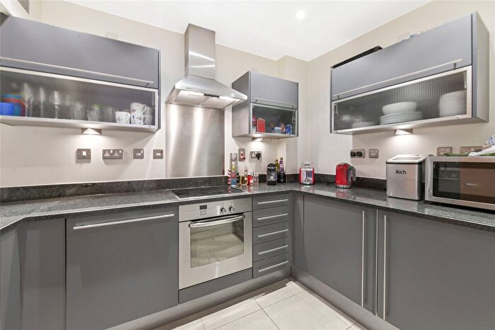 3 Bedroom Flat To Rent In Albert Embankment, Albert Embankment, SE1