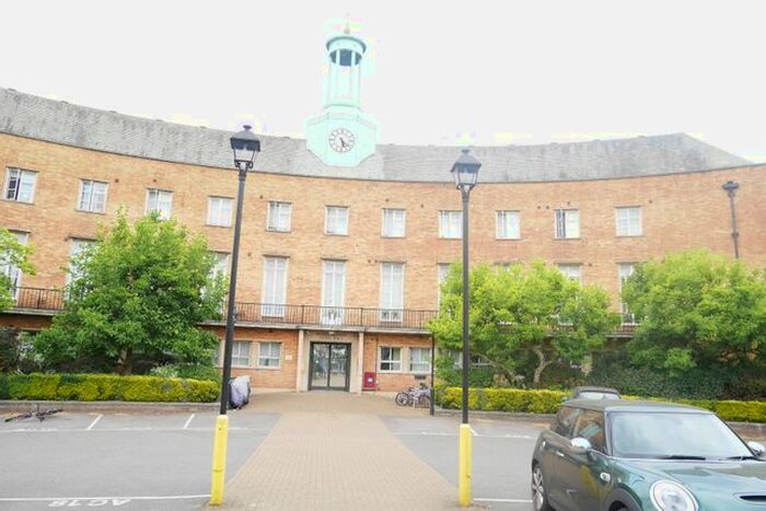 1 Bedroom Flat To Rent In Constable Close, Friern Barnet, N11