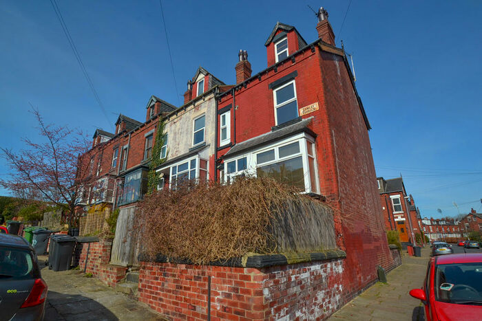 2 Bedroom End Of Terrace House To Rent In Lumbley Terrace, Burley, Leeds, LS4