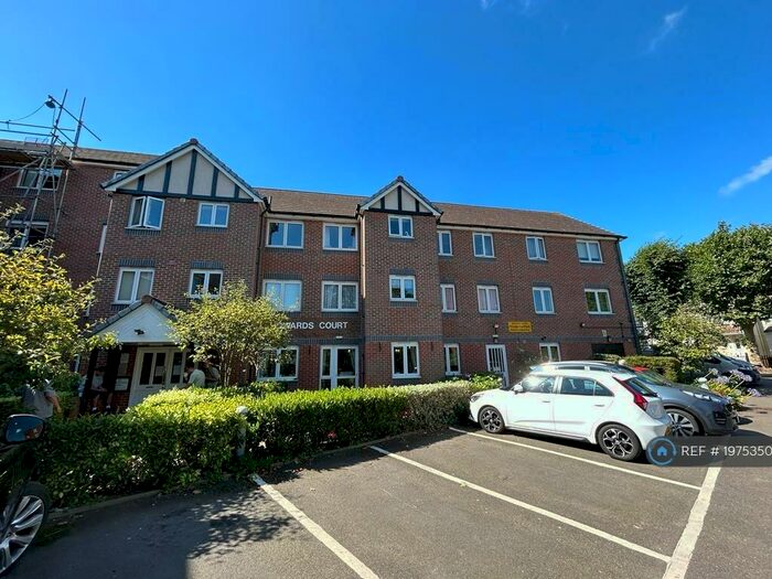 1 Bedroom Flat To Rent In Howards Court, Westcliff-On-Sea, SS0