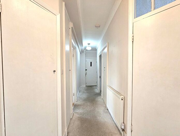 3 Bedroom Flat To Rent In Sheldon Avenue, London, N2