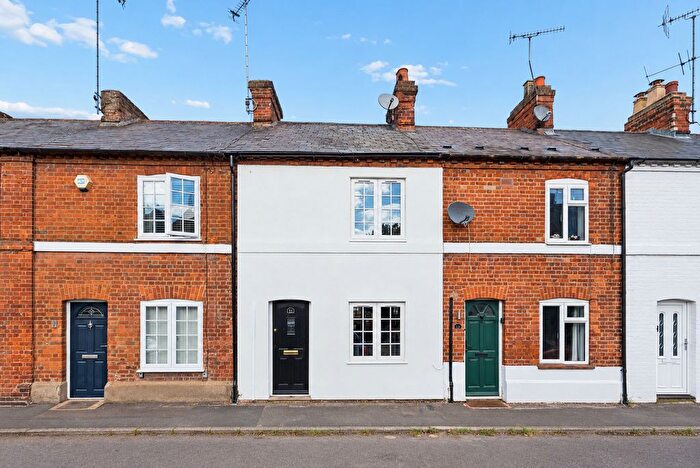 2 Bedroom Terraced House For Sale In South Place, Marlow, SL7