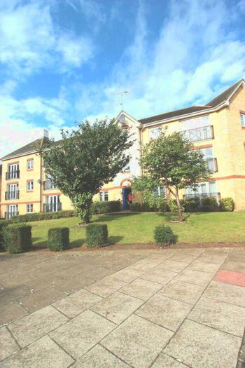 1 Bedroom Apartment To Rent In Foxglove Path, London, SE28