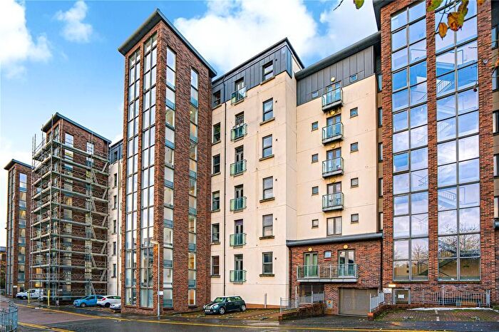 2 Bedroom Flat To Rent In Duke Wynd, Glasgow, G4