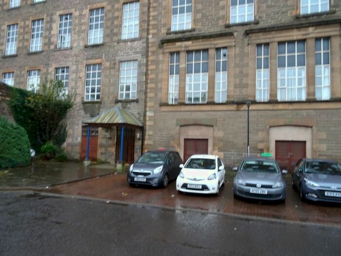 2 Bedroom Flat To Rent In High Mill Court, West End, Dundee, DD2
