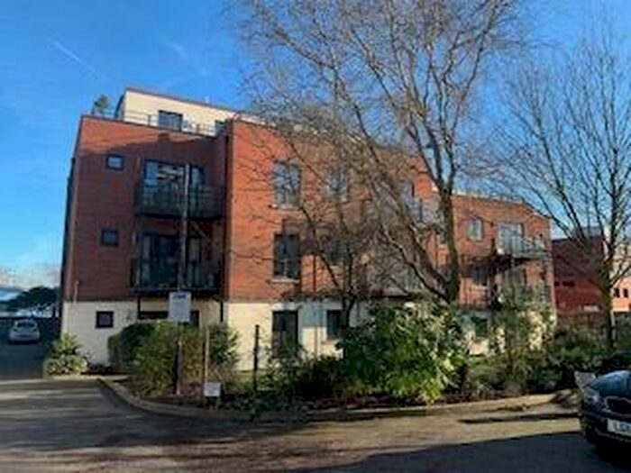 2 Bedroom Flat To Rent In Tempus Court, E18
