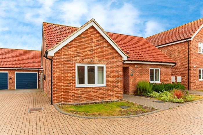2 Bedroom Detached Bungalow For Sale In Webb Close, Hardwick, Cambridge, CB23