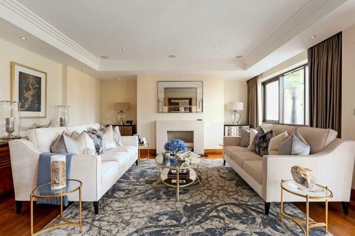 3 Bedroom Flat To Rent In Charters Garden House, Charters Road, Ascot, Berkshire, SL5