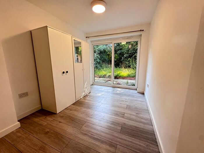 5 Bedroom End Of Terrace House To Rent In Danecourt Gardens, Croydon, CR0
