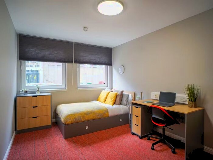 1 Bedroom Flat To Rent In Roxburgh Pl, Edinburgh, EH8