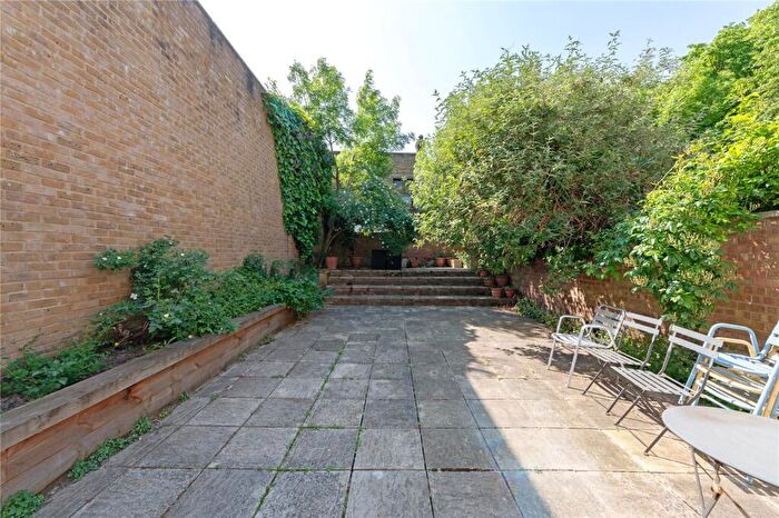 2 Bedroom Apartment To Rent In Malwood Road, Clapham South, SW12