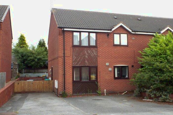 2 Bedroom Flat To Rent In Mountview Close, Mansfield, NG18