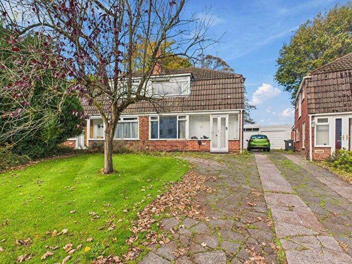 3 Bedroom Semi Detached House For Sale In Pages Close, Sutton Coldfield, B75