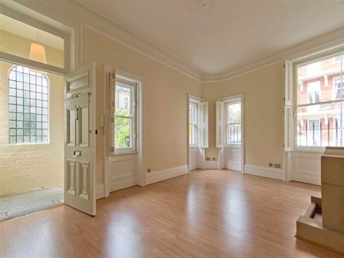 2 Bedroom Flat To Rent In Fitzgeorge Avenue, London, W14