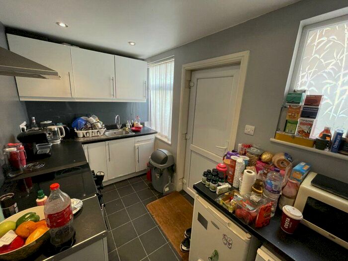 3 Bedroom Terraced House To Rent In Western Road, Leicester, LE3