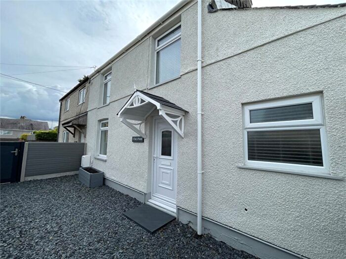 2 Bedroom End Of Terrace House To Rent In Bethel, Caernarfon, Gwynedd, LL55