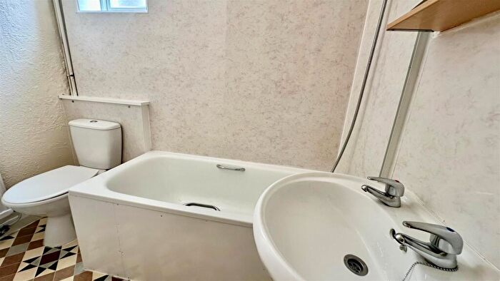 1 Bedroom Flat To Rent In Ditchling Rise, Brighton, BN1