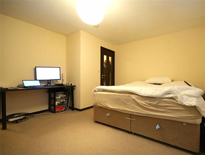 Apartment To Rent In Whitecroft, Langshott, Horley, RH6