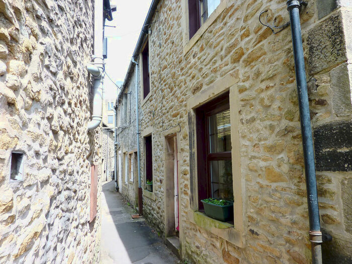 2 Bedroom Cottage To Rent In The Ginnel, Skipton, BD23