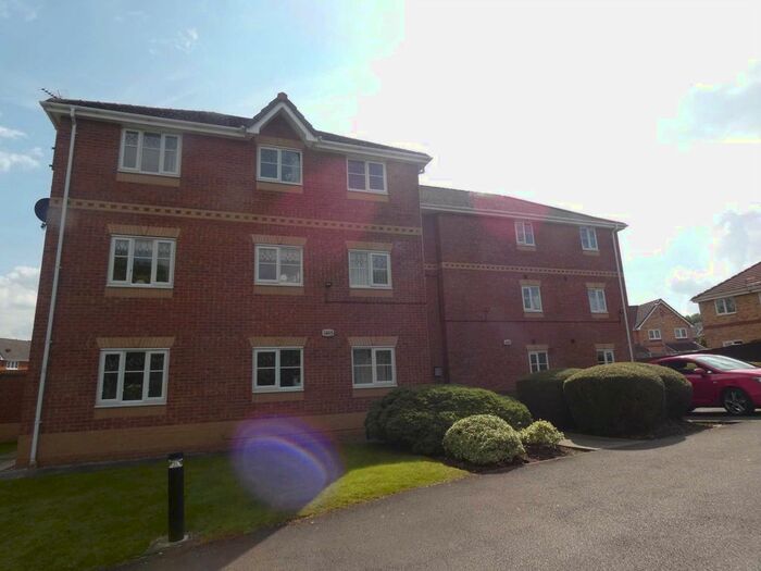 2 Bedroom Flat To Rent In Linnets Park, Runcorn, WA7