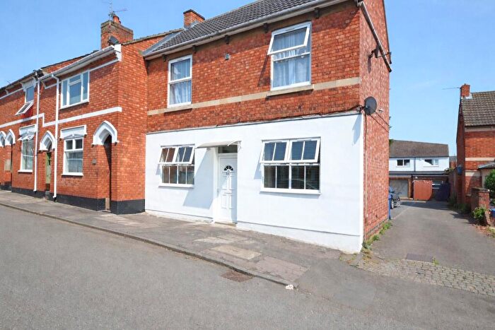 1 Bedroom Flat To Rent In Tresham Street, Kettering, Northamptonshire, NN16