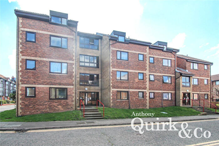 2 Bedroom Apartment For Sale In Priory Court Roots Hall Drive, Southend, SS2