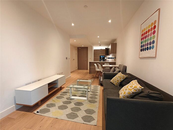 2 Bedroom Flat To Rent In Deveraux House, Duke Of Wellington Avenue, London, SE18