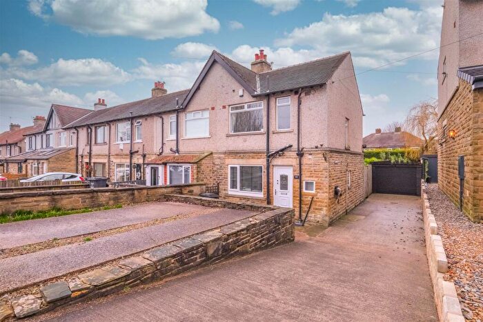 2 Bedroom End Of Terrace House For Sale In East Street, Lightcliffe, HX3