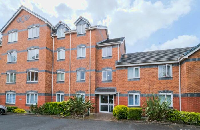 2 Bedroom Apartment To Rent In Knightswood Court, L18