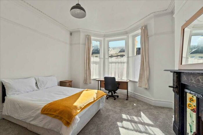 6 Bedroom Terraced House To Rent In Derry Avenue, Plymouth, PL4