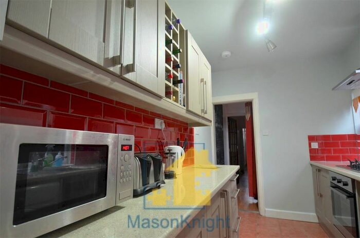 4 Bedroom Terraced House To Rent In Warwards Lane, Selly Oak, Birmingham, B29