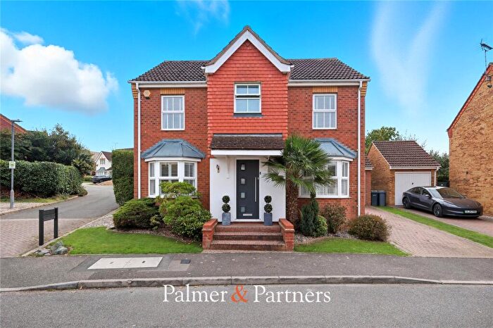 4 Bedroom Detached House For Sale In Lister Tye, Moulsham, Chelmsford, Essex, CM2