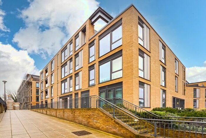 2 Bedroom Flat To Rent In Stockbridge House, Eltringham Street, London, SW18