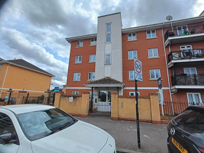 2 Bedroom Flat To Rent In Felixstowe Road, Abbey Wood, SE2