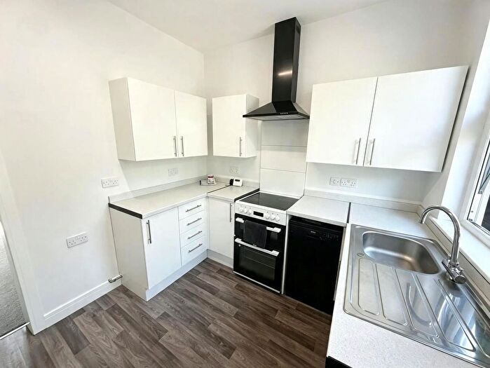 2 Bedroom Terraced House To Rent In Oxford Street, Stairfoot, S71