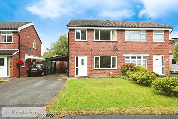 3 Bedroom Semi-Detached House To Rent In Bromley Road, Macclesfield, Cheshire, SK10