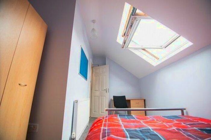 5 Bedroom Terraced House To Rent In Thompson Road, Sheffield, South Yorkshire, S11