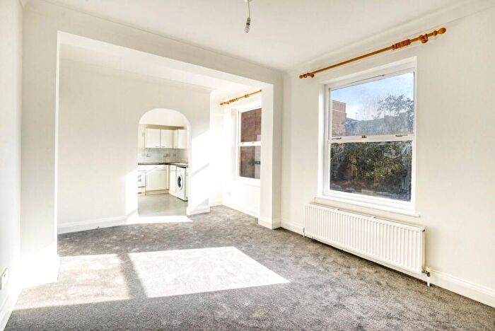 1 Bedroom Apartment To Rent In Pembroke Road London, N8